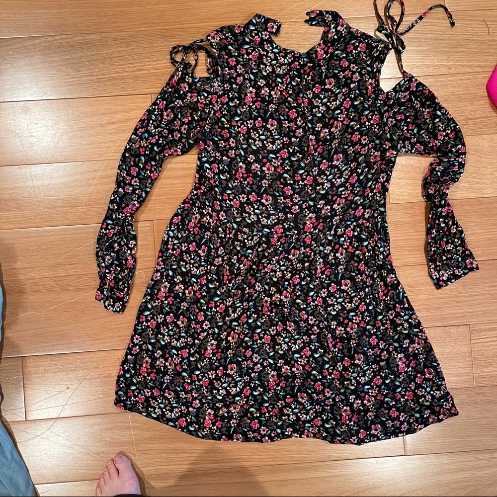 En Creme Floral Dress Long Sleeve Tie Shoulder